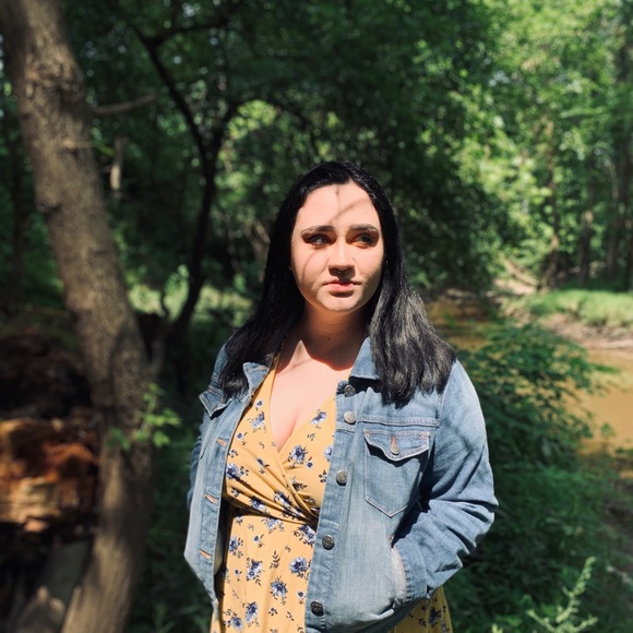 Meet your Posher, Sara - Picture 1 of 1